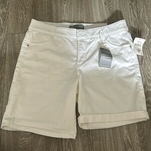 NEW white Bermuda shorts